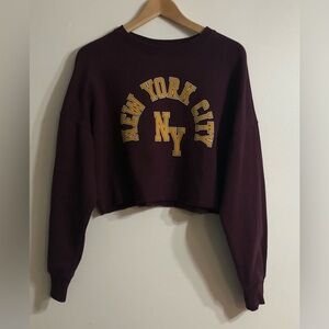 Hollister Sweatshirt crop top New York City NY graphic crewneck  burgundy.S